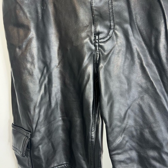 Abercrombie The 90s Relaxed Jean High Rise vegan leather - Picture 6 of 16